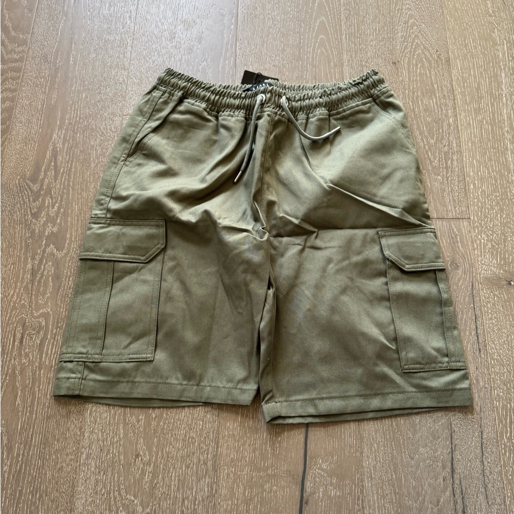 Boohoo Man elastic waist cargo shorts